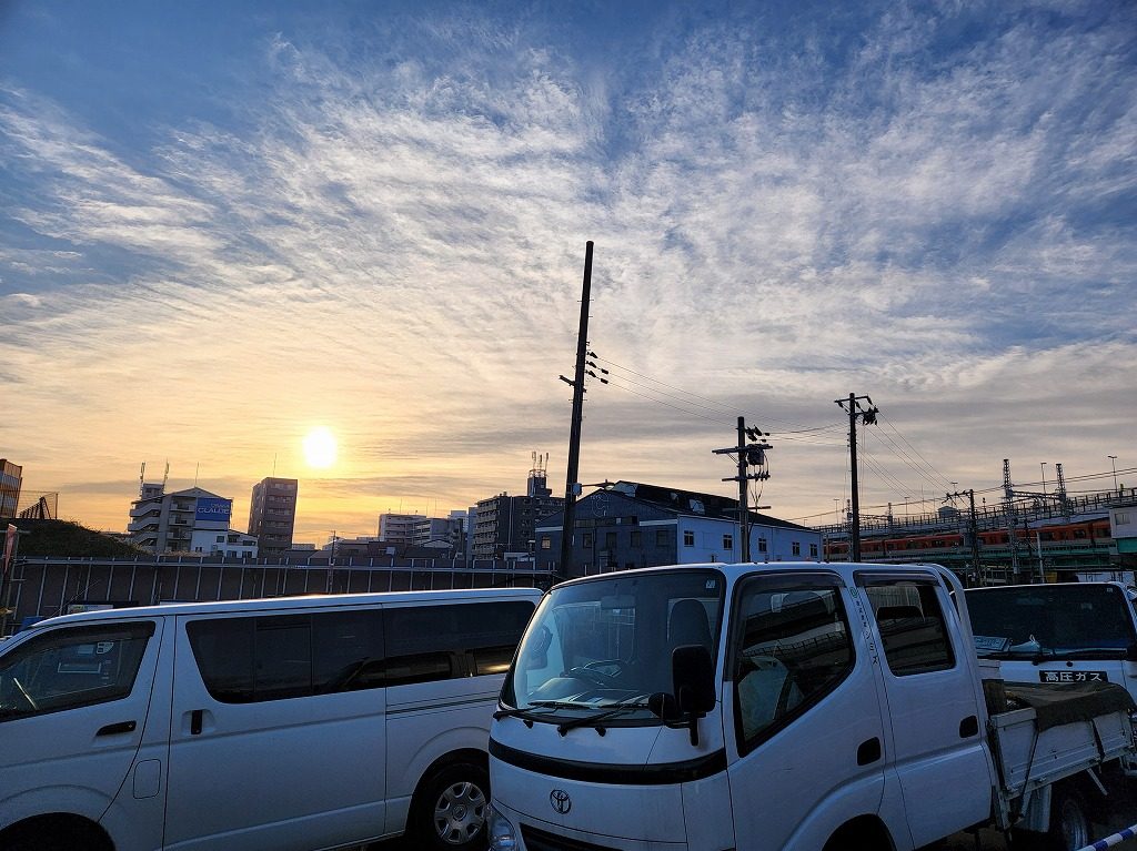 現場の夜明け🌄