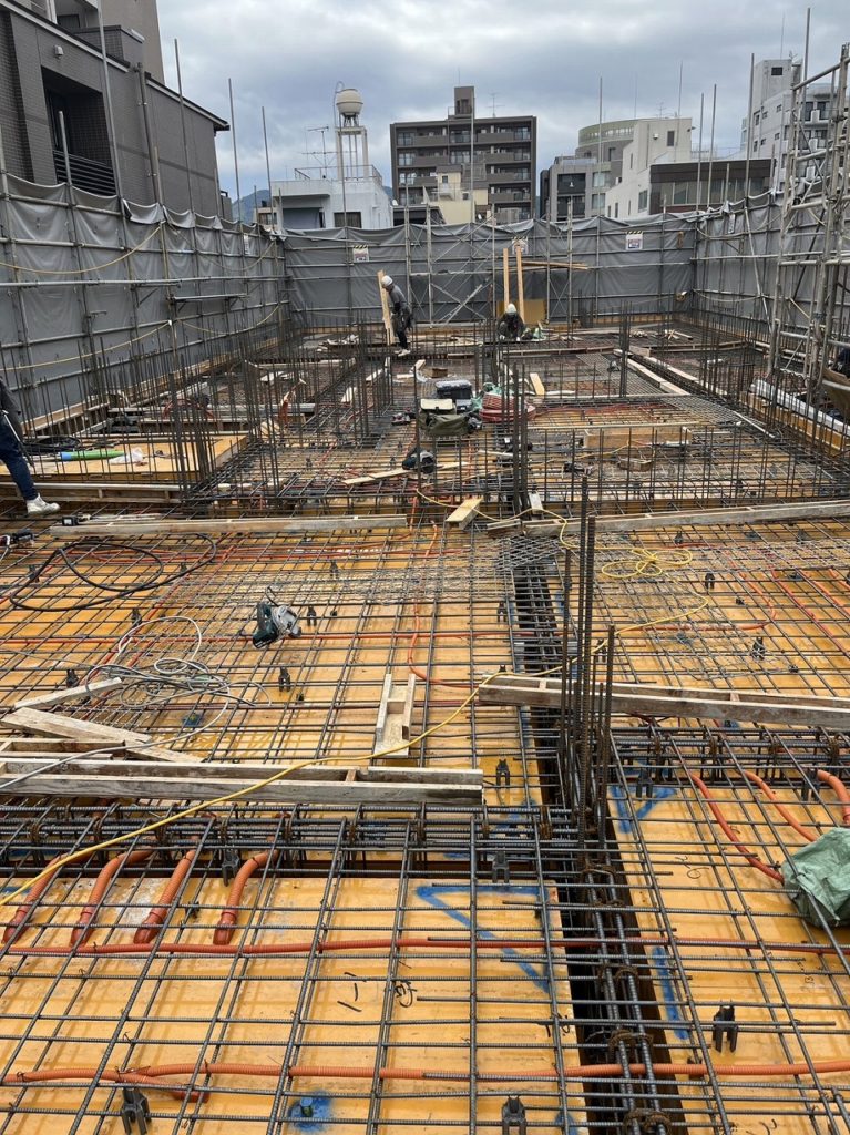 京都 烏丸御池の現場 スラブ配筋完了です💦