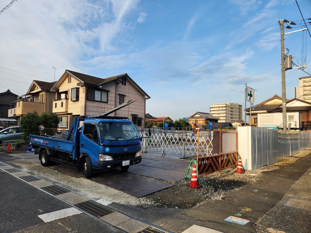 草津駅前〜基礎入れしてます😊