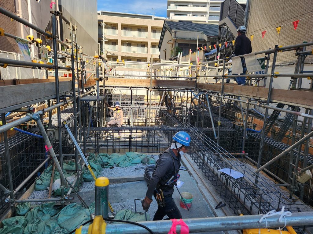 基礎配筋も終えて自主検査です♬