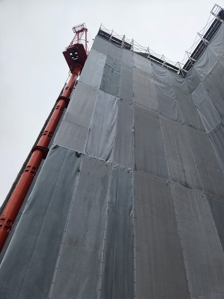 無常の雨☔置き去りの梁スラブ😢