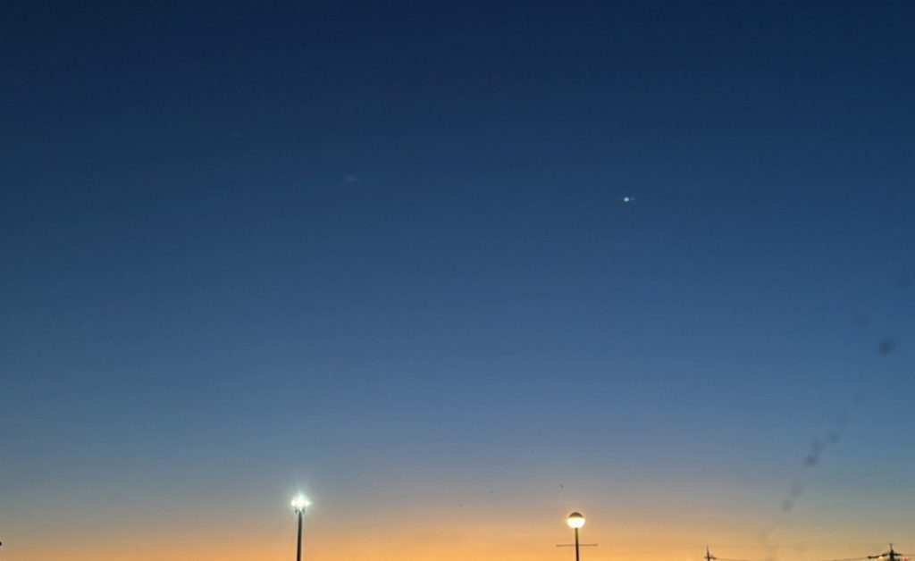 夕日が春らしく感じる昨今🌇